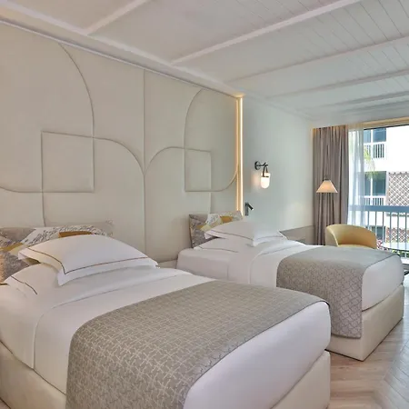 Moevenpick Hotel Beirut Exterior photo