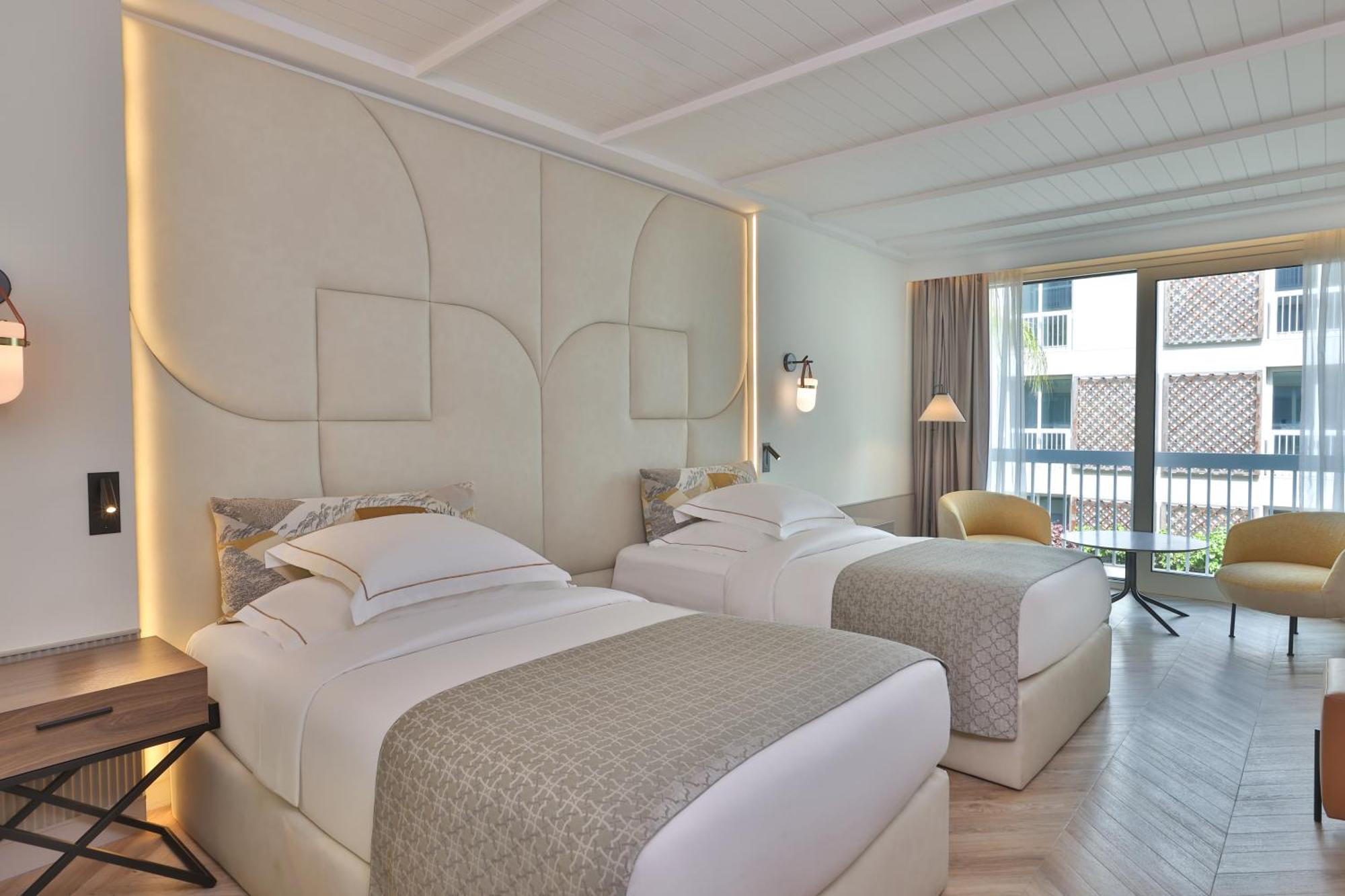 Курортный комплекс Moevenpick 5*